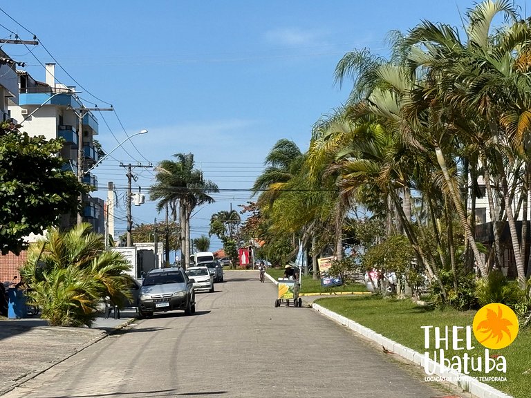 Praia Grande Ubatuba, poucos metros